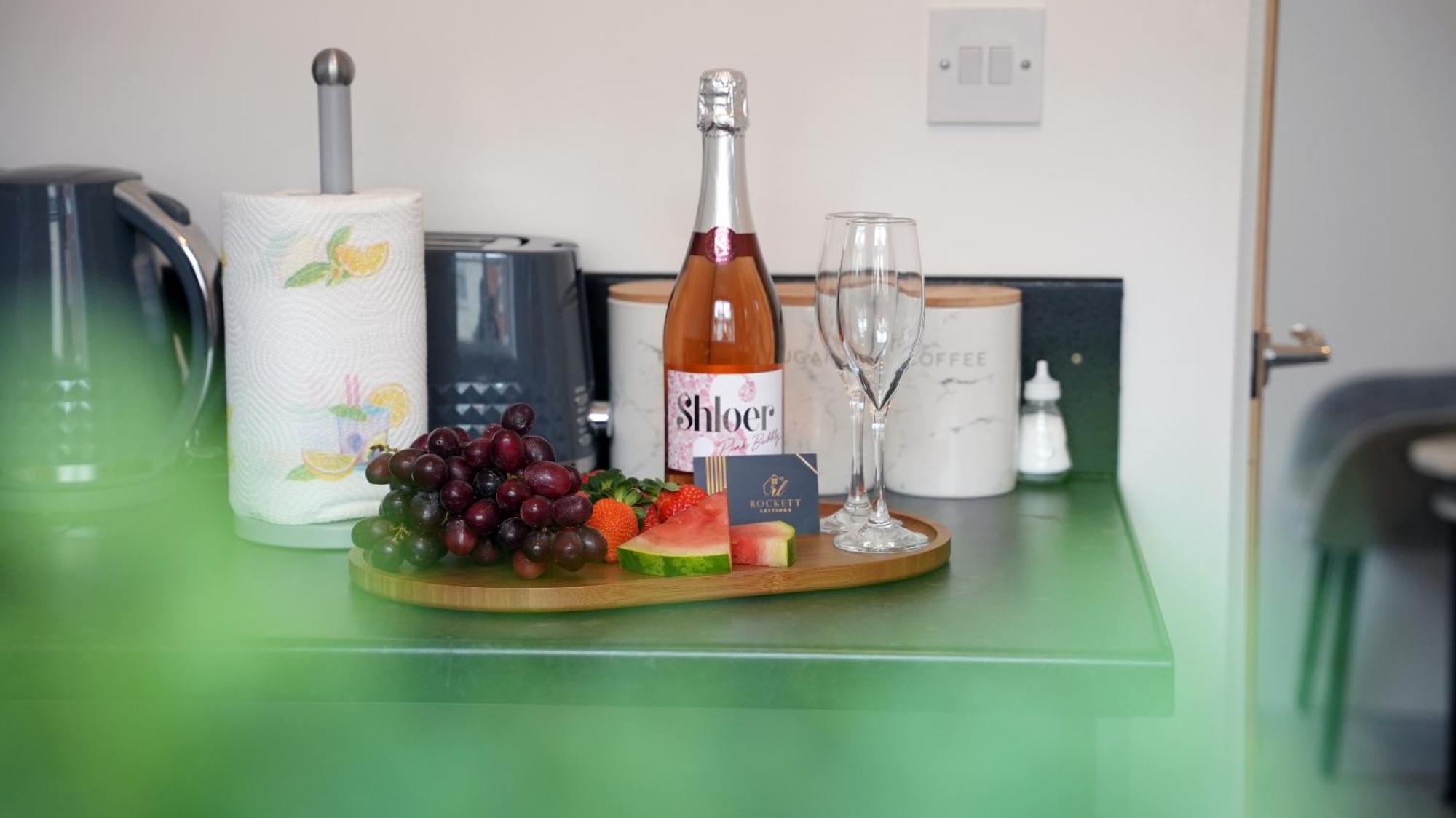 City Centre House, Parking With Ev, Free Wifi, Netflix Coventry Luaran gambar