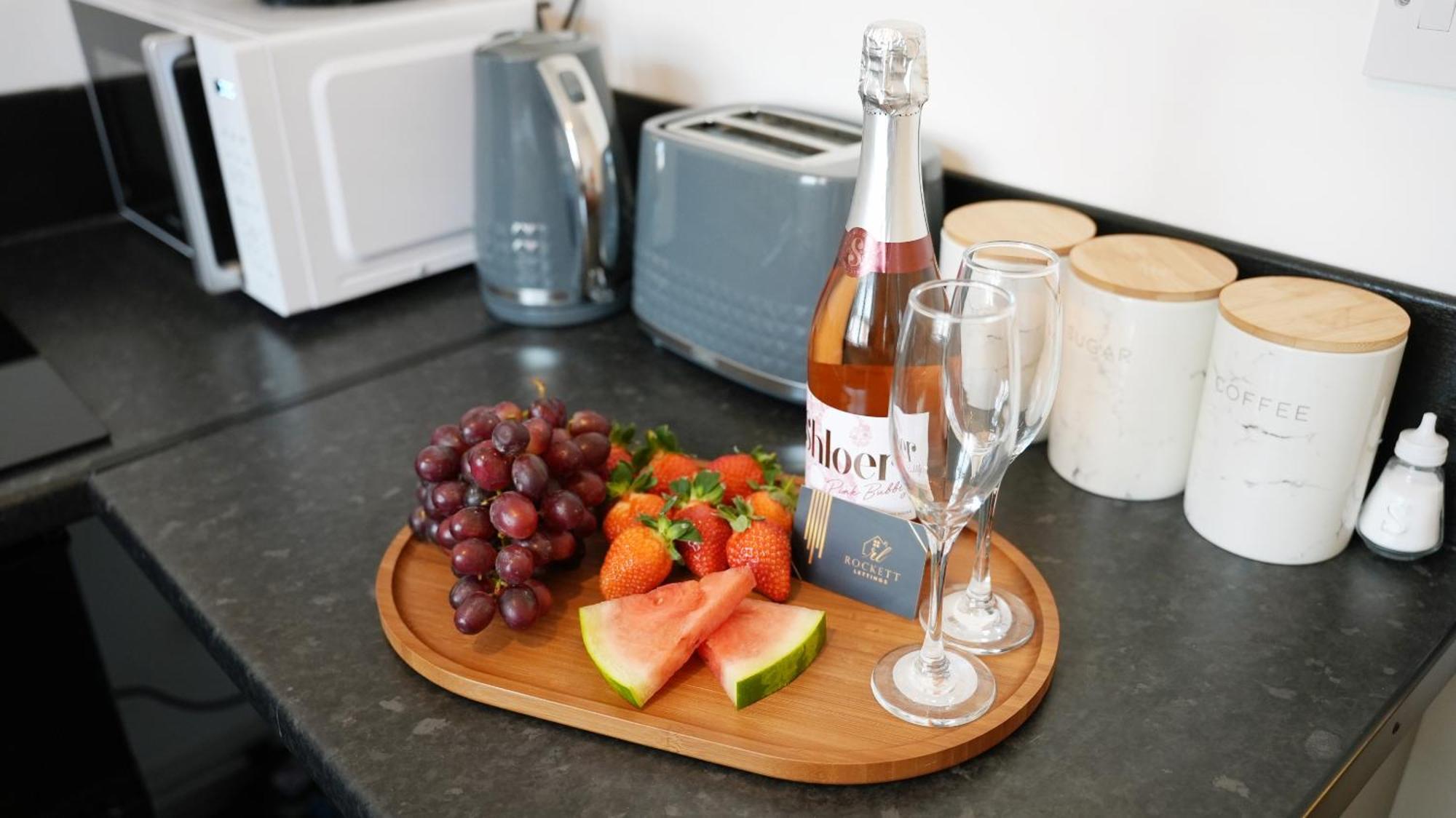 City Centre House, Parking With Ev, Free Wifi, Netflix Coventry Luaran gambar