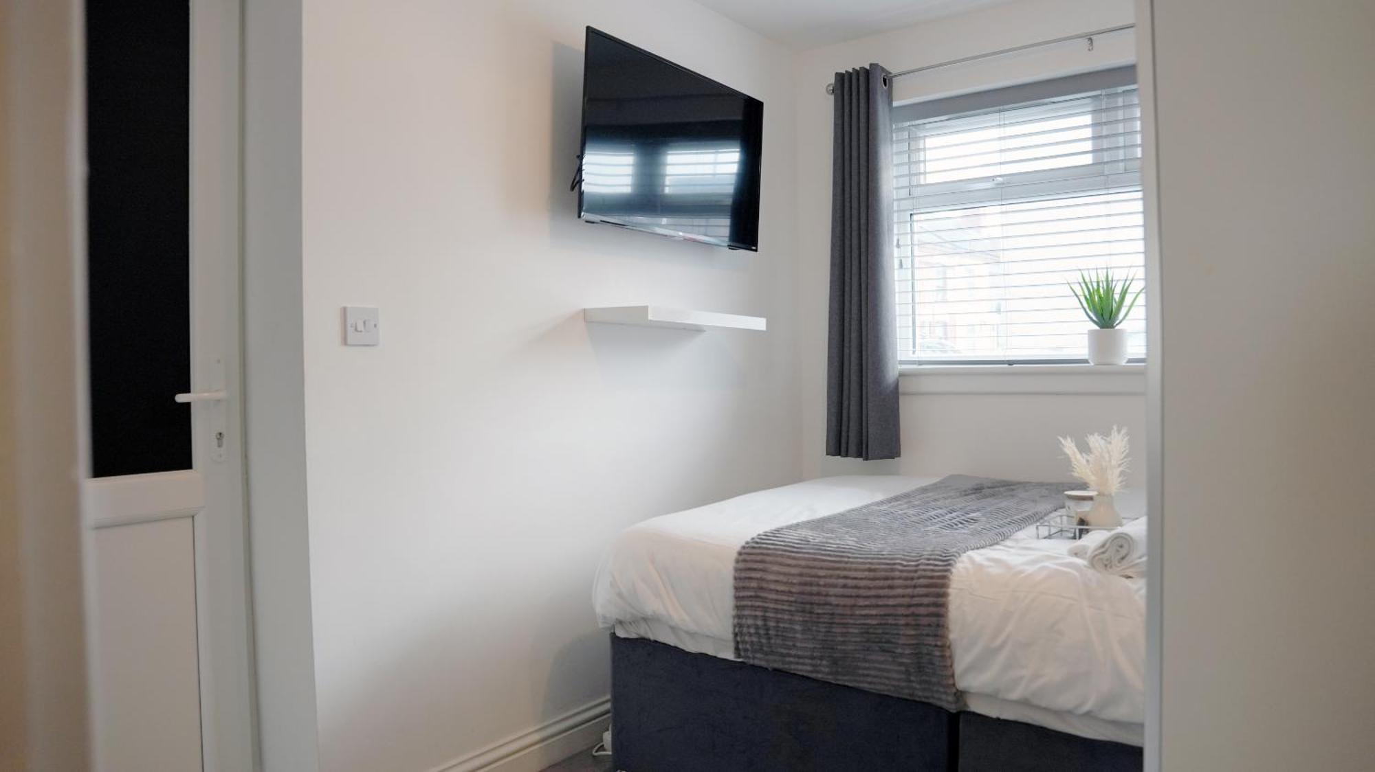 City Centre House, Parking With Ev, Free Wifi, Netflix Coventry Luaran gambar